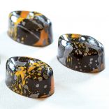 Полікарбонатна форма для шоколадних цукерок «Овальна фігурна» Pavoni PC44 (35×24 мм), 21 комірка